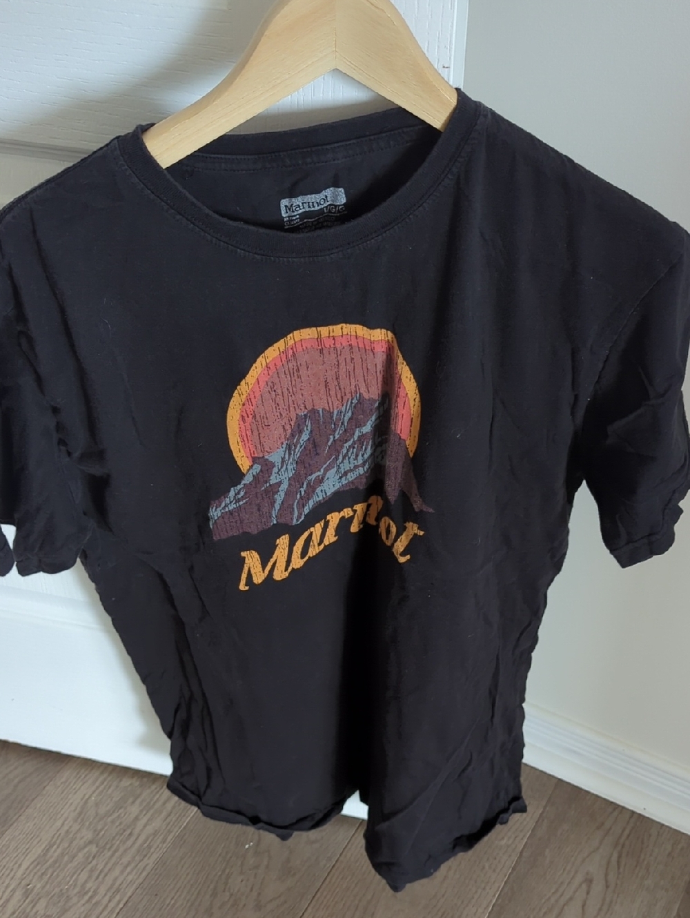 Marmot Vintage Style Mountain Graphic Crewneck Tee - Black/Orange - Size L